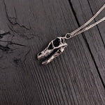 Close-up necklace with detailed skull pendant | Moon Raven