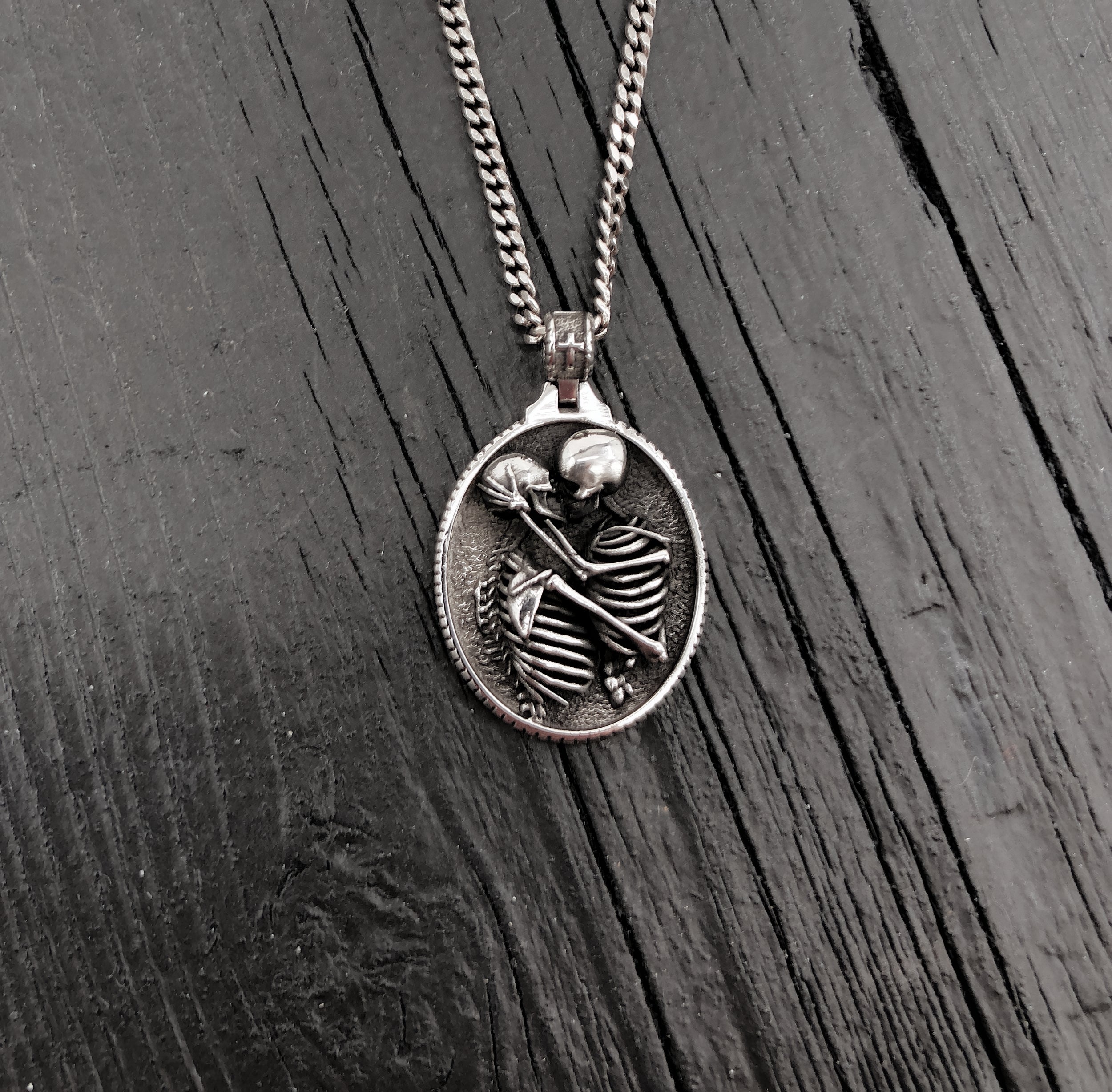 Silver necklace with detailed skeleton pendant | Moon Raven